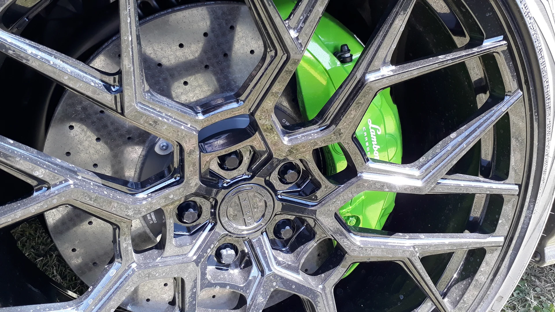 Urus wheel and brake
